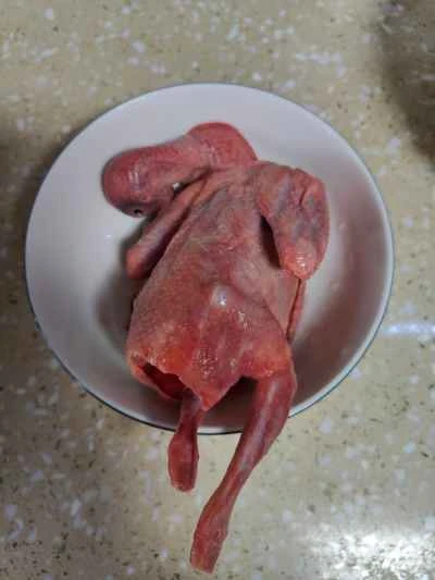 ヨモギと鳩のスープの作り方：1