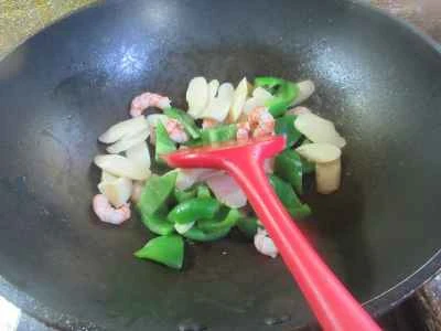 エビとピーマンとタケノコの炒め物の作り方：8