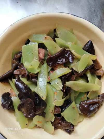 牛肉とたけのこときくらげの炒め物のレシピ