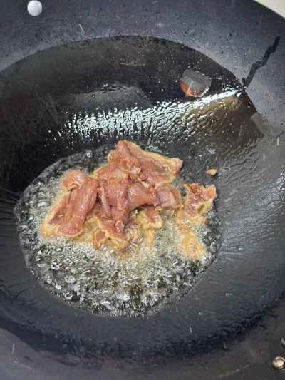 豚肉とニラと干し豆腐の炒め物の作り方：4