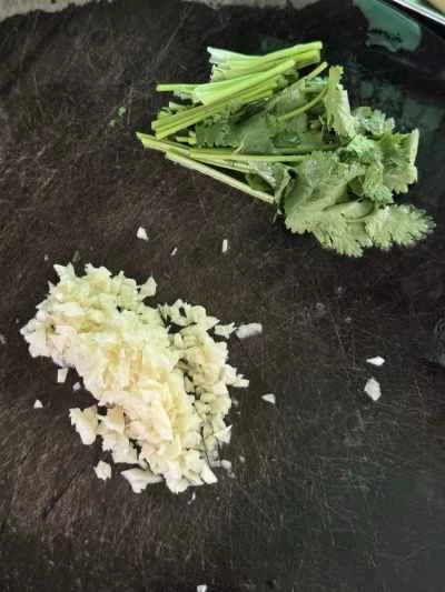 豚の腸と胃袋の煮込みの作り方：3