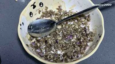 自家製ニンニクとネギの塩豚を使った冬瓜炒めの作り方：2