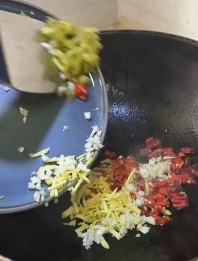 牛肉と黄ピーマンの炒め物（家庭風）レシピ手順：8