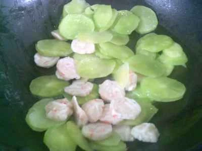 ロブスター風味のボールとレタス炒めの作り方：6