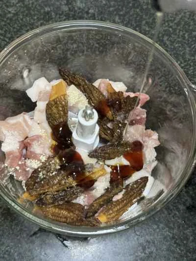 アミガサタケ入り蒸しミートローフ：6ステップ