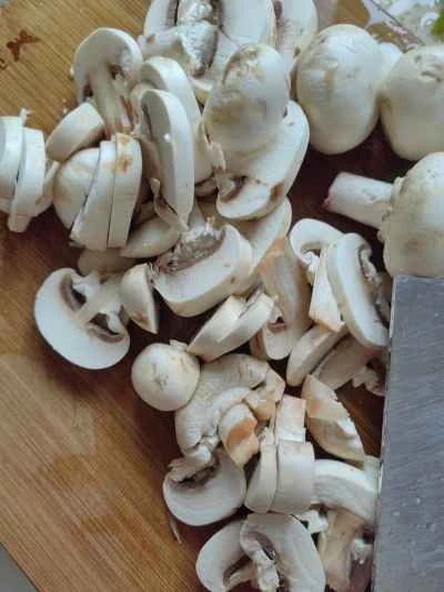 牛肉とキノコの炒め物の作り方：2