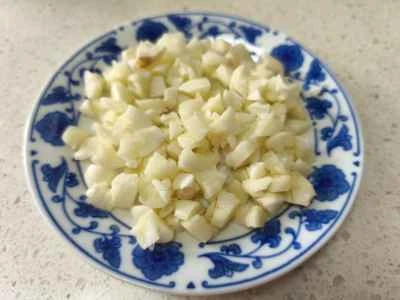 ニンニク入りクリーミーほうれん草の作り方:1