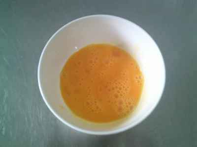 黒キクラゲ、卵、キュウリの炒め物の作り方：2