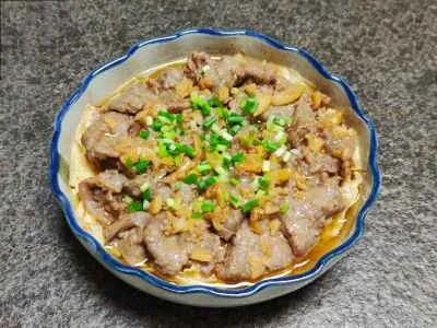 サテソースで煮込んだ豆腐皮入り牛肉のレシピ