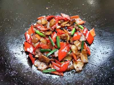 豚バラ肉と赤ピーマンの炒め物の作り方：9