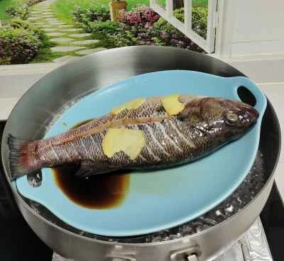 蒸しスズキのレシピ手順：2