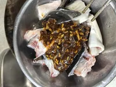 魚の頭の味噌煮の作り方：3