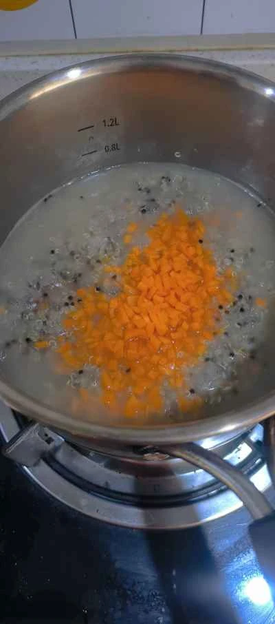 キヌアと卵のパンケーキのレシピ手順：2