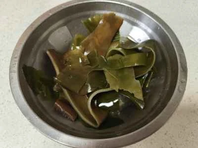 セロリの葉と昆布の炒め物の作り方：3