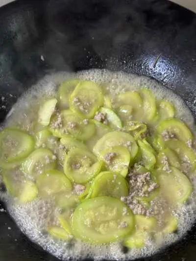 ひき肉入りズッキーニ炒めの作り方：8