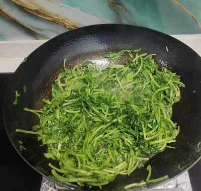 菊菜炒めの手順：3