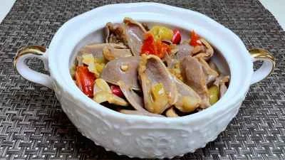 鴨砂肝とピーマンのピクルス炒めの作り方：11