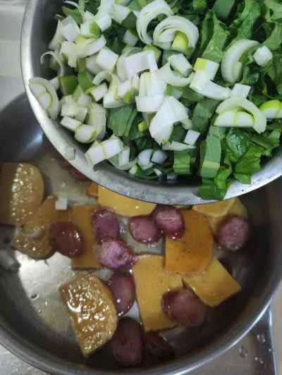 中華ソーセージ入りキビ餅炒めの作り方：7