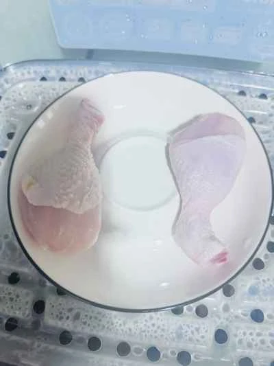 生姜とネギ入り細切りチキンの作り方：1