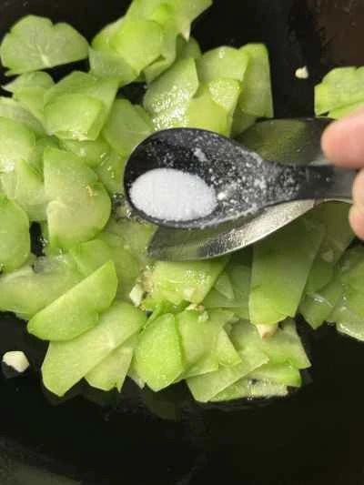 ハヤトウリの炒め物 レシピ 手順: 7