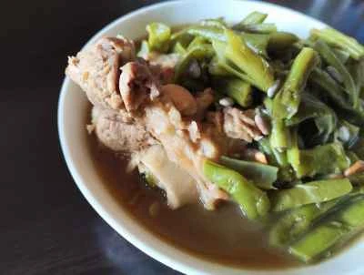 トウモロコシと長豆を使った豚骨煮込みの作り方：8