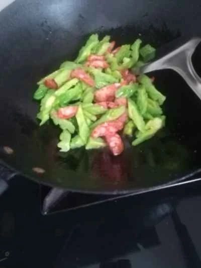 ゴーヤとソーセージの炒め物の作り方:7