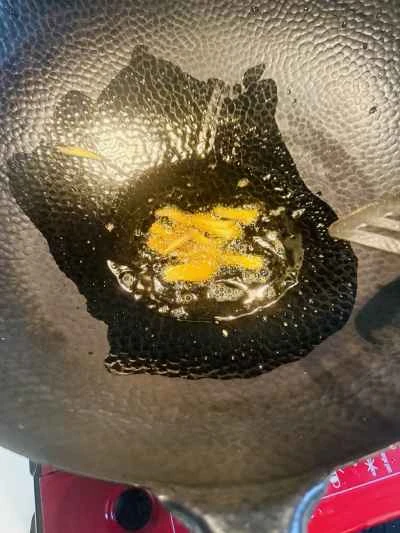 豚レバーと唐辛子とニンニクの芽の炒め物の作り方：3