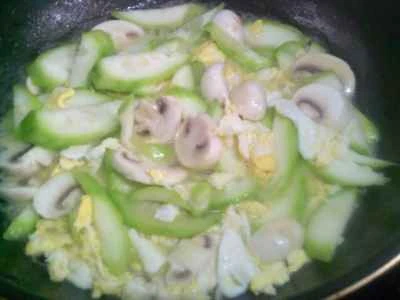 キノコと卵の煮込みヘチマの作り方：7