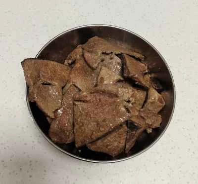 豚レバーと赤唐辛子と玉ねぎの炒め物の作り方：3