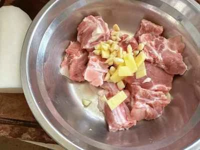 蒸し豚スペアリブのレシピ手順：1