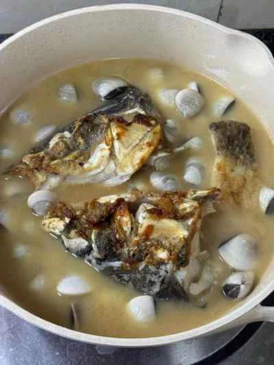 アサリ入り魚の頭煮込みの作り方：9