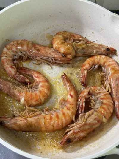 バターで揚げたエビの作り方:6