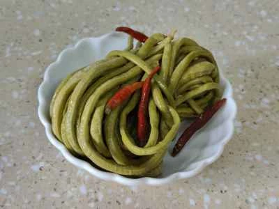 ひき肉とインゲンの漬物を作る手順：1