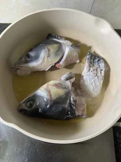 アサリ入り魚の頭煮込みの作り方：4