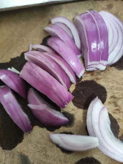 中華ソーセージとキノコの炒め物の作り方：2