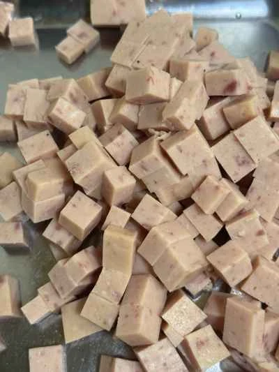 ランチョンミートとスクランブルエッグの作り方：2