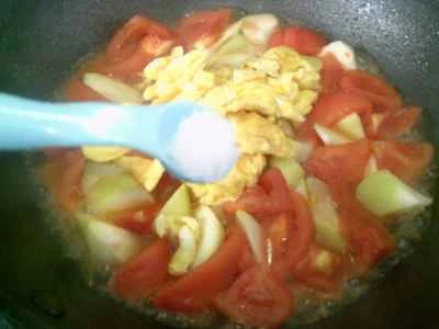 ゆで卵と一夜にして咲くトマトの作り方：11