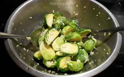 ローストガーリックブリュッセルスプラウトのレシピ手順：3