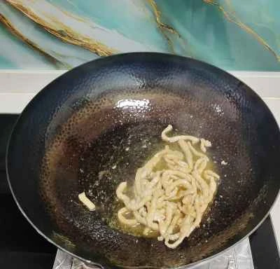 細切り豚肉とヘチマの炒め物の作り方:2