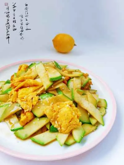 ズッキーニとスクランブルエッグの作り方：1