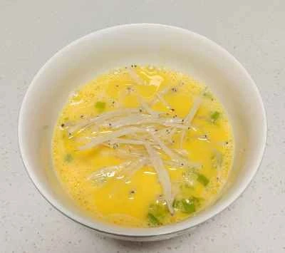小銀魚とネギ入り目玉焼きの作り方：4