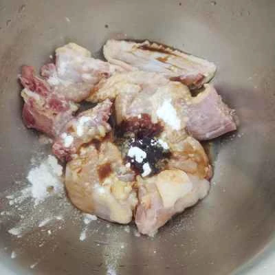 炊飯器で作る蒸し鶏と鹿角茸の作り方：2