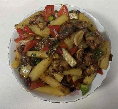 鶏肉とチリポテトの炒め物のレシピ