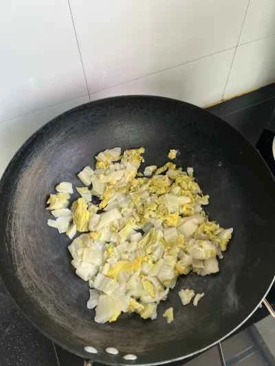 キャベツの漬物、千切りジャガイモ、豆腐を使った豆腐の煮込みの作り方：4