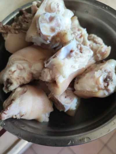 豆腐皮で蒸した豚足の作り方：2