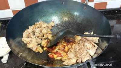 唐辛子とニンニクの葉を使った豚バラ肉の作り方：5