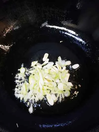 黒豆ソースとピーマンの中華ソーセージ炒めの作り方：4