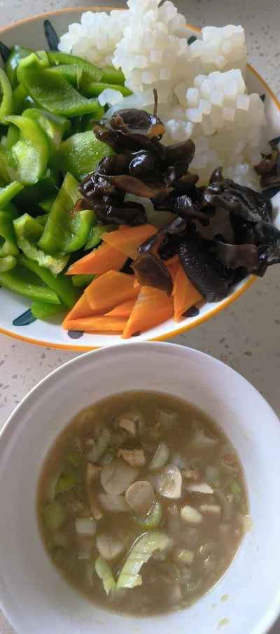 ピーマン入りイカ巻き炒めの作り方：2