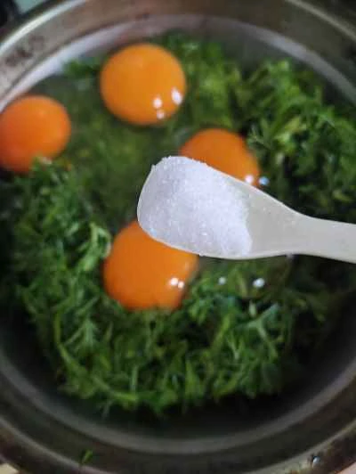 フェンネル風味の目玉焼きの作り方：4