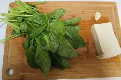 ほうれん草と豆腐のシチューの作り方：1